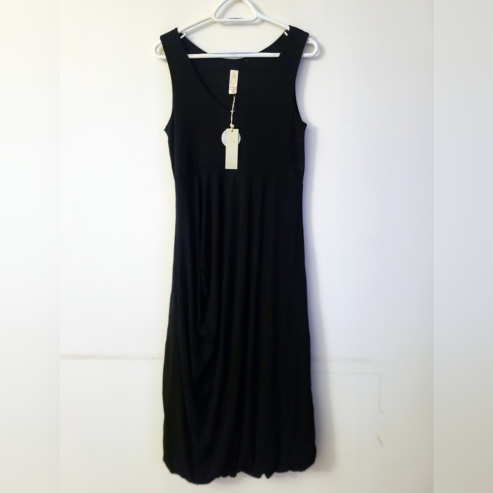 BNWT - Chalet - (Size M) Women's Sleeveless Dress